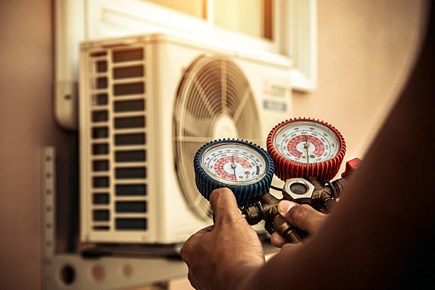 Professional Emergency Hvac technician working in Coupland, TX
